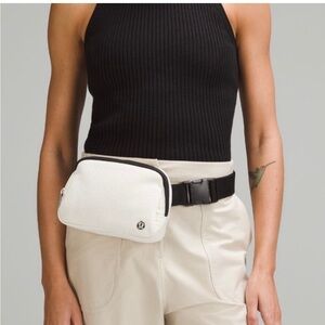 Lululemon Everywhere Belt Bag 1L, nwt